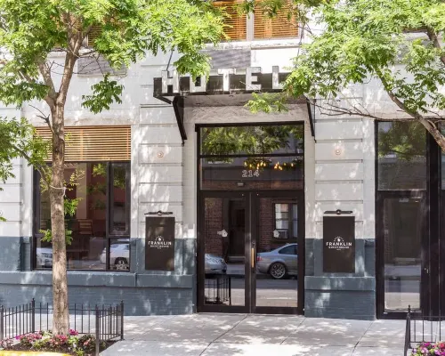 Franklin Guesthouse Hotels near Greenpoint