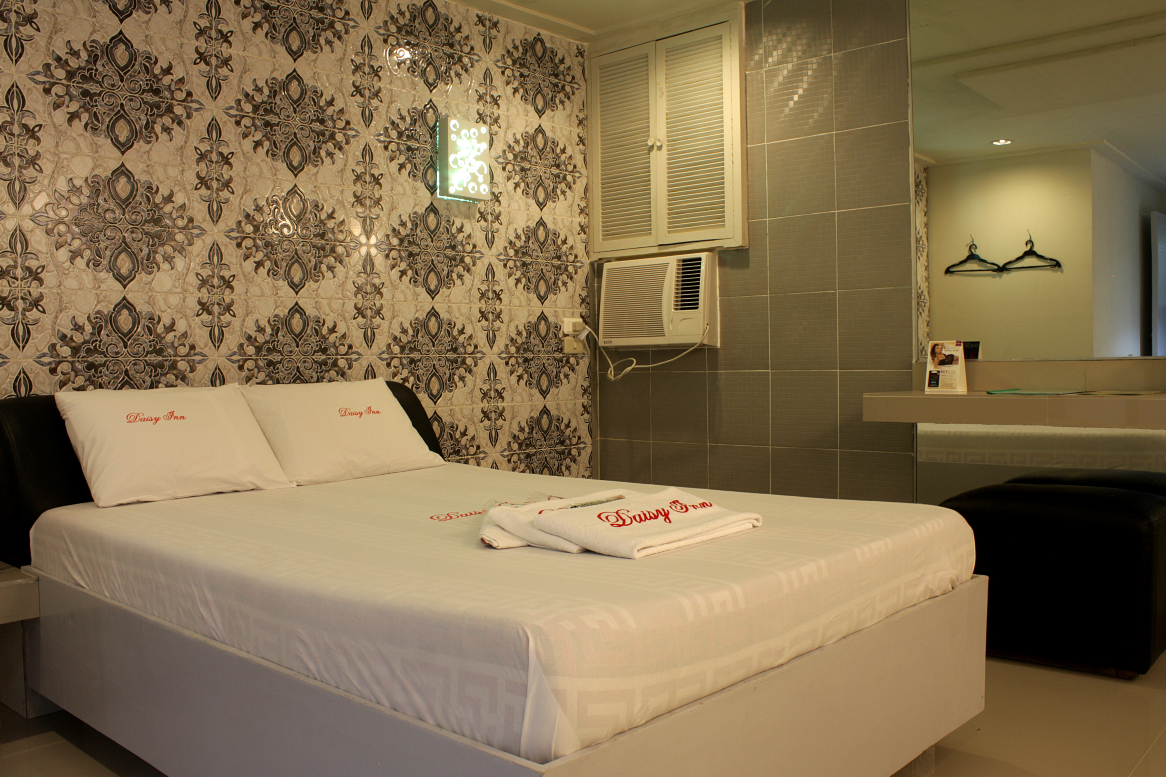 Daisy Drive Inn Hotels in Pasig