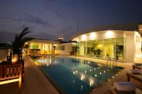 The Tivoli Hotel - Rooftop Pools