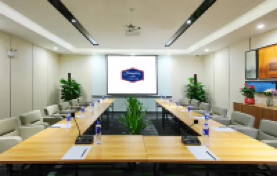 合肥三孝口希爾頓歡朋酒店