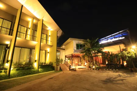 The White Elephant Home Отели рядом с достопримечательностью «Huaykaew Road»