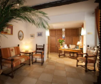 Hotel d'Aragon - Place de la Comédie