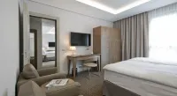 Hotel Royal Prague Hotels near Praha-Cakovice Railway Station