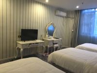 安顺金府温泉酒店 - 欧式豪华三人间