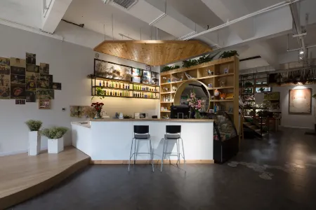 buling hostel (Luoyang Longmen station store)