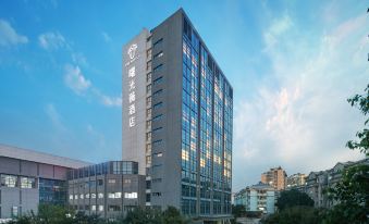 the Hotel V (Zhenjiang Jingkou)