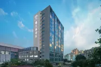 the Hotel V (Zhenjiang Jingkou) Hotels near Jiaoshan Mountain