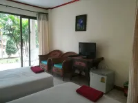 Jinta Hotel Nathon Beach