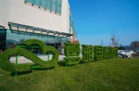 Yunya International Hotel Hotels in Wanda Plaza