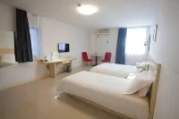 Jinjiang Inn (Anqing Renmin Road Pedestrian Street) Hotel a 