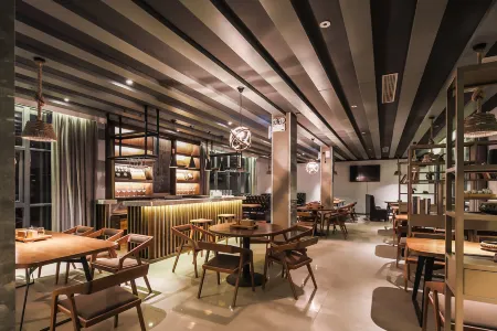 MEHOOD LESTIE Hotel (Nanjing Xianlin University City Jin Ying) Отели рядом с достопримечательностью «Nanjing University of Science and Technology Zijin College»