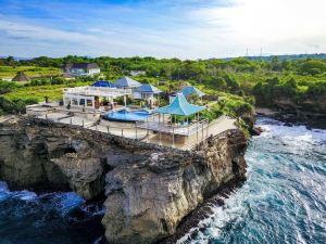 Cliff Park Lembongan