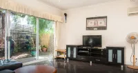 Abbotsford Private Rooms & Pods - 15 Charles Homestay Hôtels à : Collingwood