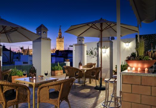 호텔 로비 및 휴식 공간