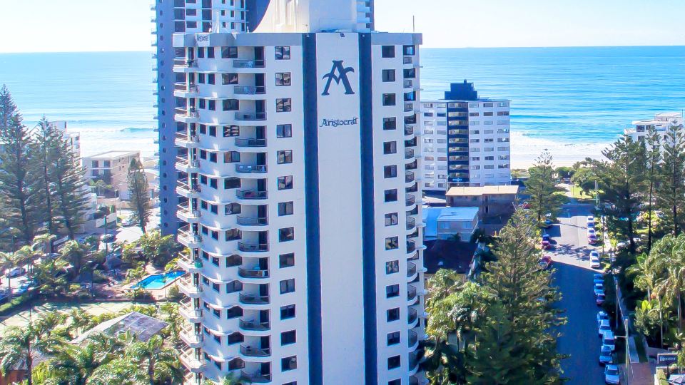 Aristocrat Apartments