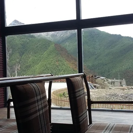 Zhaxi Zhuomu Hotel