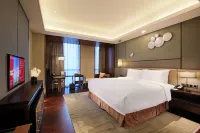 HUALUXE Wuxi Taihu Hotels in Wuxi