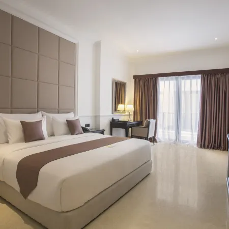Grand Palace Hotel Sanur - Bali Отели рядом с достопримечательностью «Пляж Сегара»