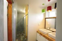 Lucidbonbon - Hostel