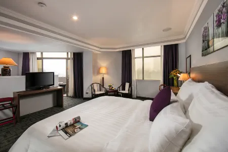 Khách sạn Lake Side Hotel