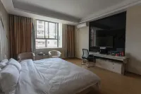 Fenghuang Yihao Hotel