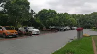 Galactic Garden International Hotel - parking