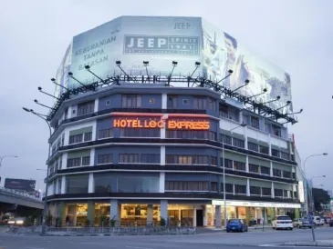 Leo Express Hotel