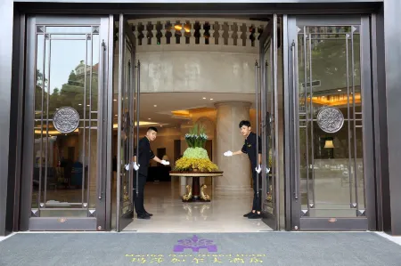 Martha Garr Grand Hotel Отели рядом с достопримечательностью «Pengzhou Garden»