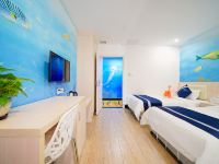 海马主题酒店公寓(珠海海洋王国店) - 温馨海豚双床房