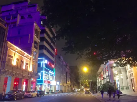 Hongcheng Hotel (Guangzhou Beijing Road Pedestrian Street Haizhu Square Subway Station)