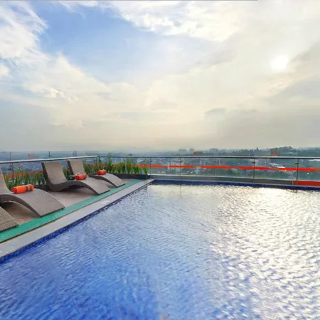 Harris Hotel & Conventions Ciumbuleuit - Bandung Отели рядом с достопримечательностью «Парк развлечений Dago Dreampark»