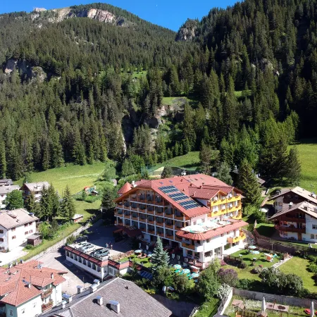 Hotel Cesa Tyrol