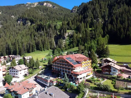 Hotel Cesa Tyrol