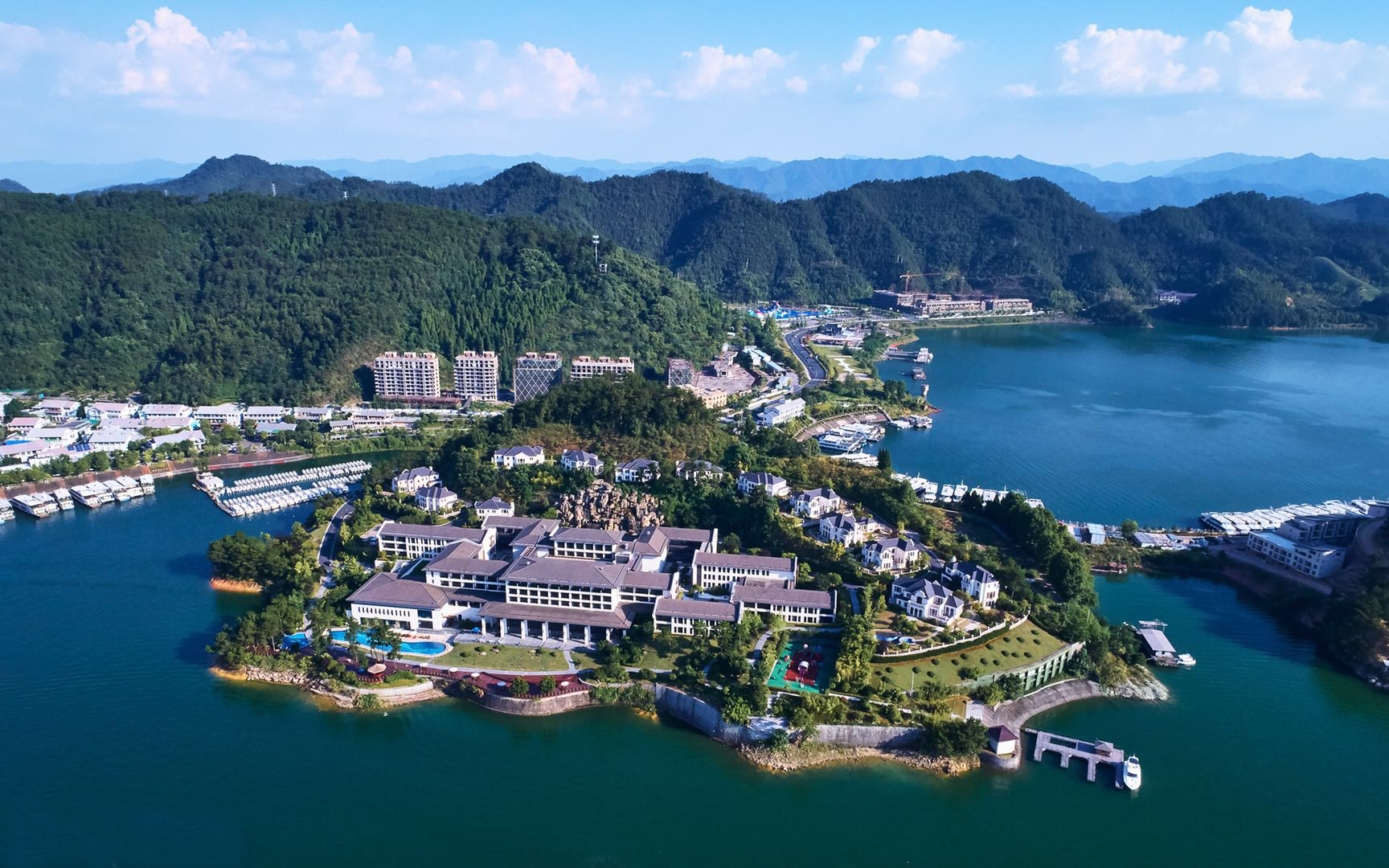 Narada Qiandao Lake Resort Over view