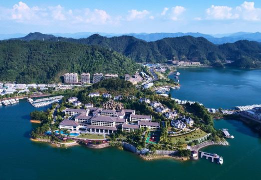 Narada Qiandao Lake Resort Hotel Overview