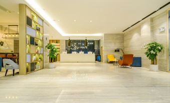 Echarm Hotel (Guiyang Municipal Government Lincheng West Road Metro Station)