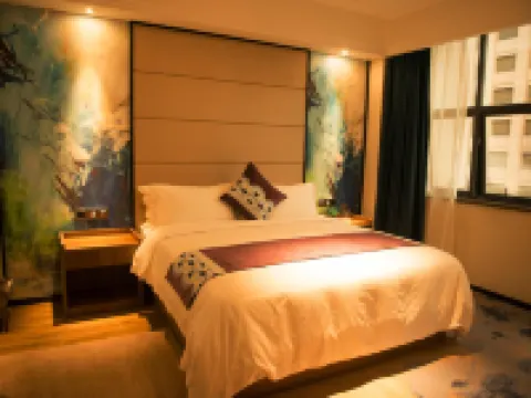 Perth Crown International Hotel Hotels in Fenyi