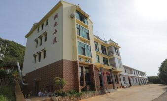 Zixing Lakeside Homestay Farm Stay