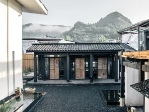 Songfeng Mingyu Boutique Resort Homestay (Zhangjiajie National Forest Park Wulingyuan Branch)