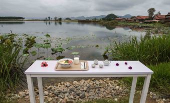 Puzheheiyeyu Countryside Lake View Boutique Hotel