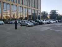 Binjiang International Hotel - parking