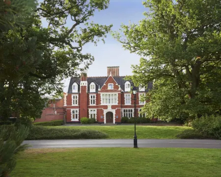 DoubleTree by Hilton St. Anne's Manor Hotels in Wokingham
