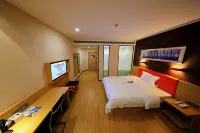 7 Days Premium (Shizhu Caixincheng High-speed ​​Railway Station)