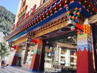 Li County Cangyi Grand Hotel Hotels near Erguxi Scenic Area