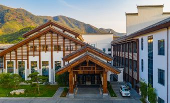 Western Evergreen Pu Zhen Hotel