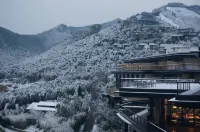 Huixin Retreats