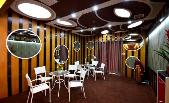 Lanli Fashion Hotel (Xinzhou District Government)
