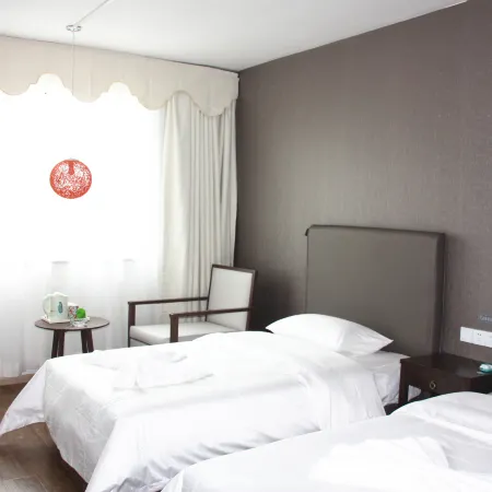 Luguhu Aishang Hotel