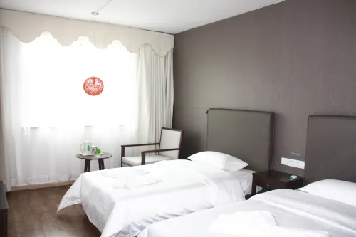 Luguhu Aishang Hotel - 2-Star