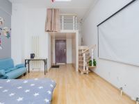 青岛新空间公寓 - 舒适家庭房